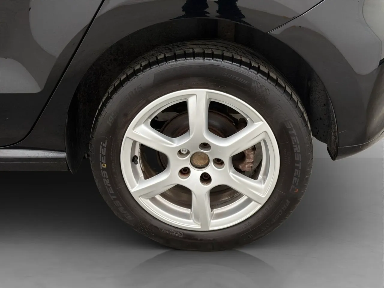 Vehicle image 21