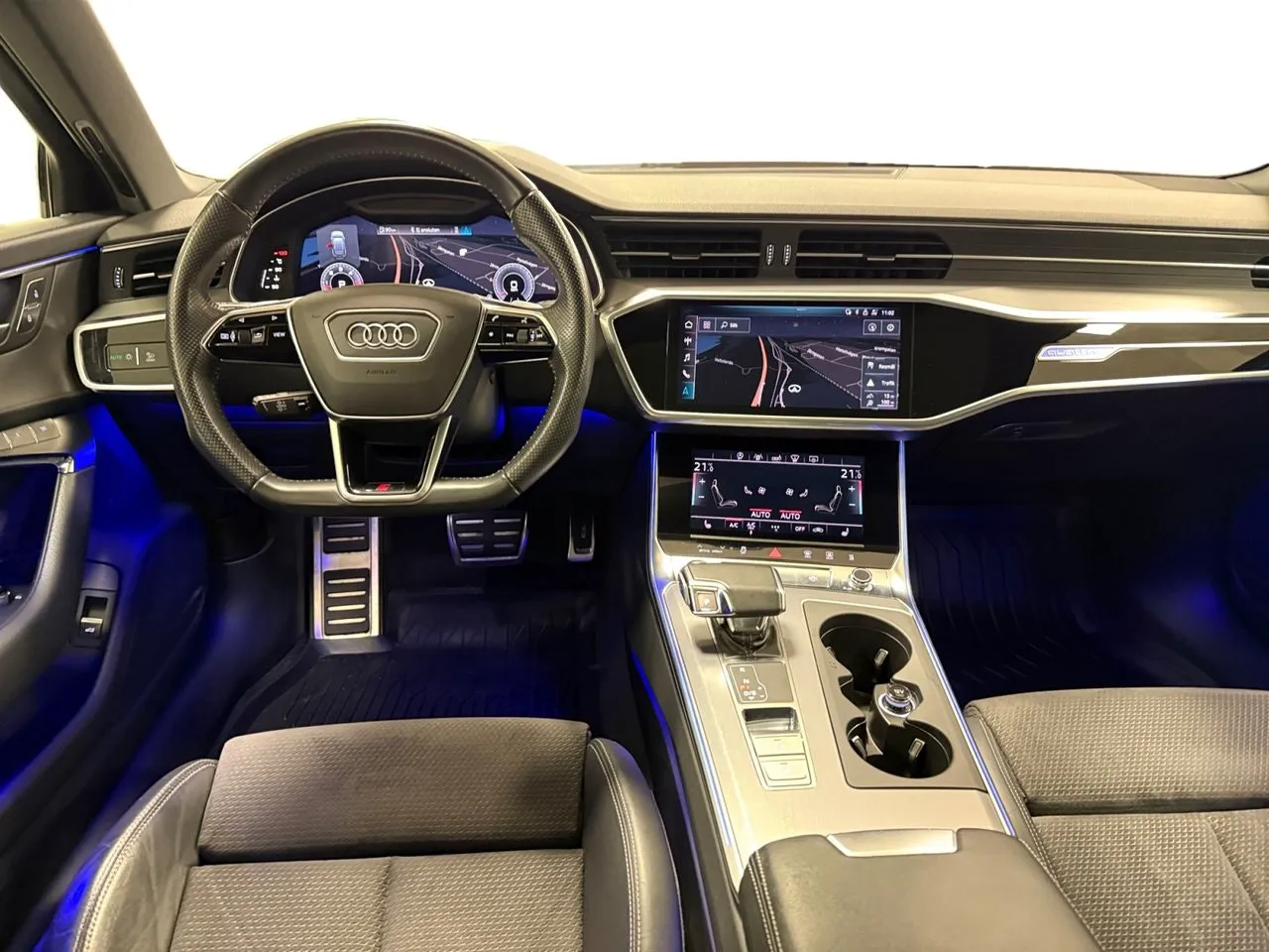 Vehicle image 14