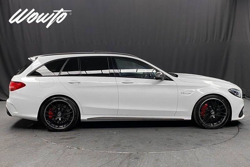 Mercedes C63 AMG bild 3