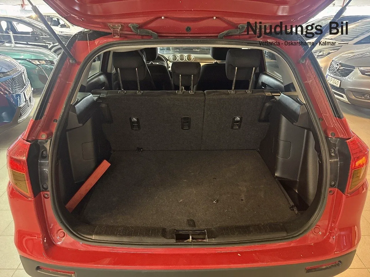 Vehicle image 4
