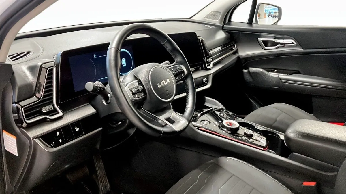 Vehicle image 8