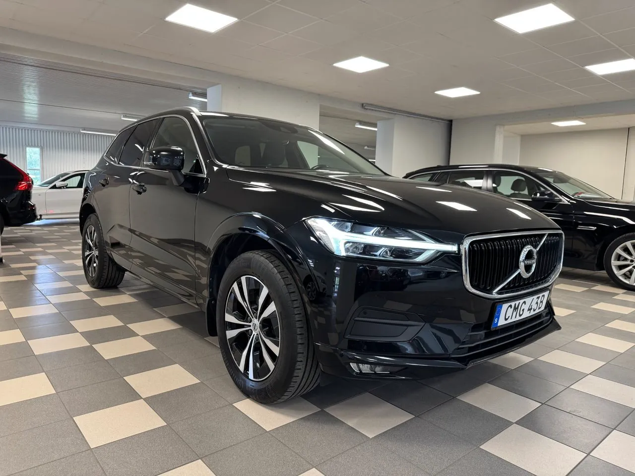 Vehicle image 3