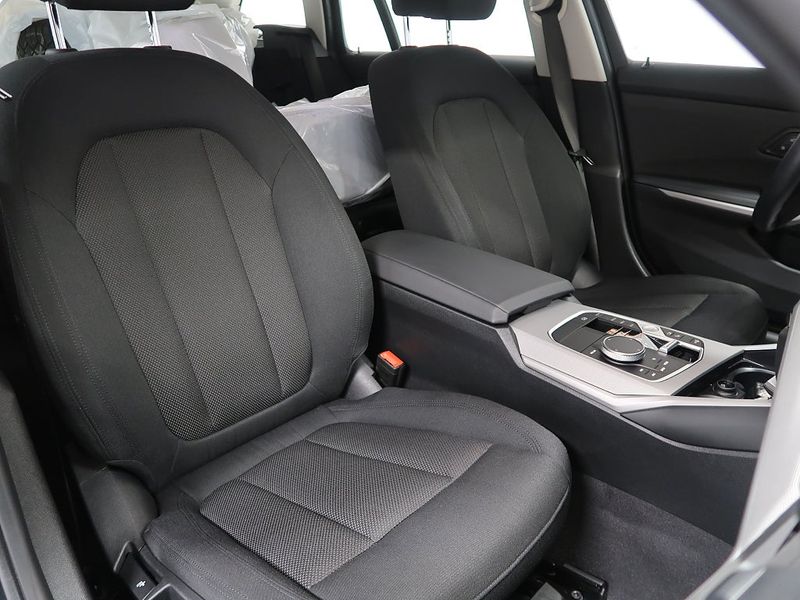 BMW 330 bild 19