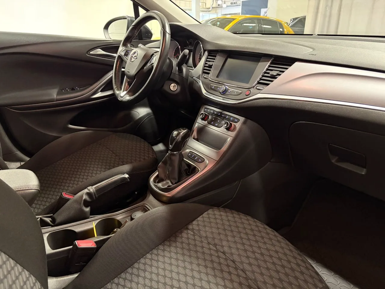 Vehicle image 8