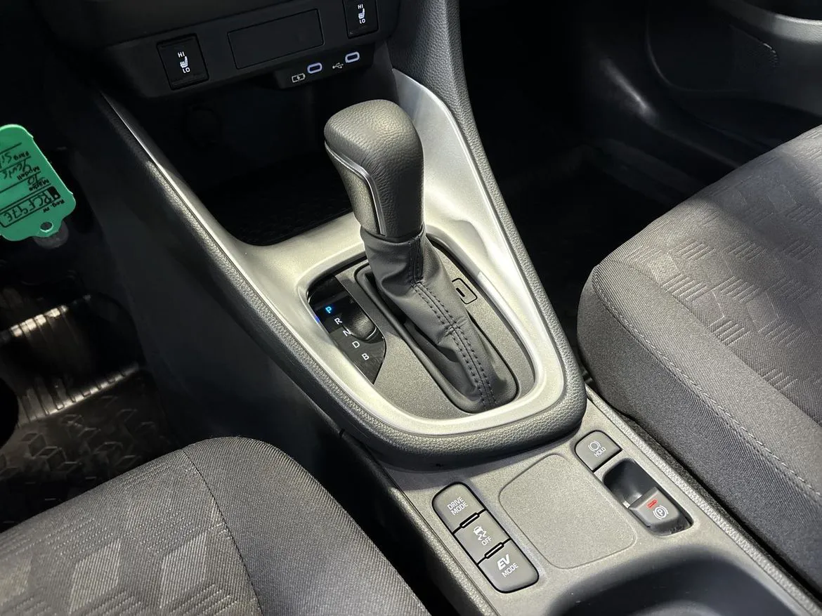 Vehicle image 17