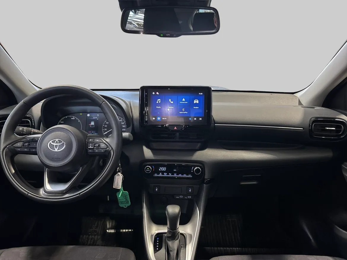 Vehicle image 11