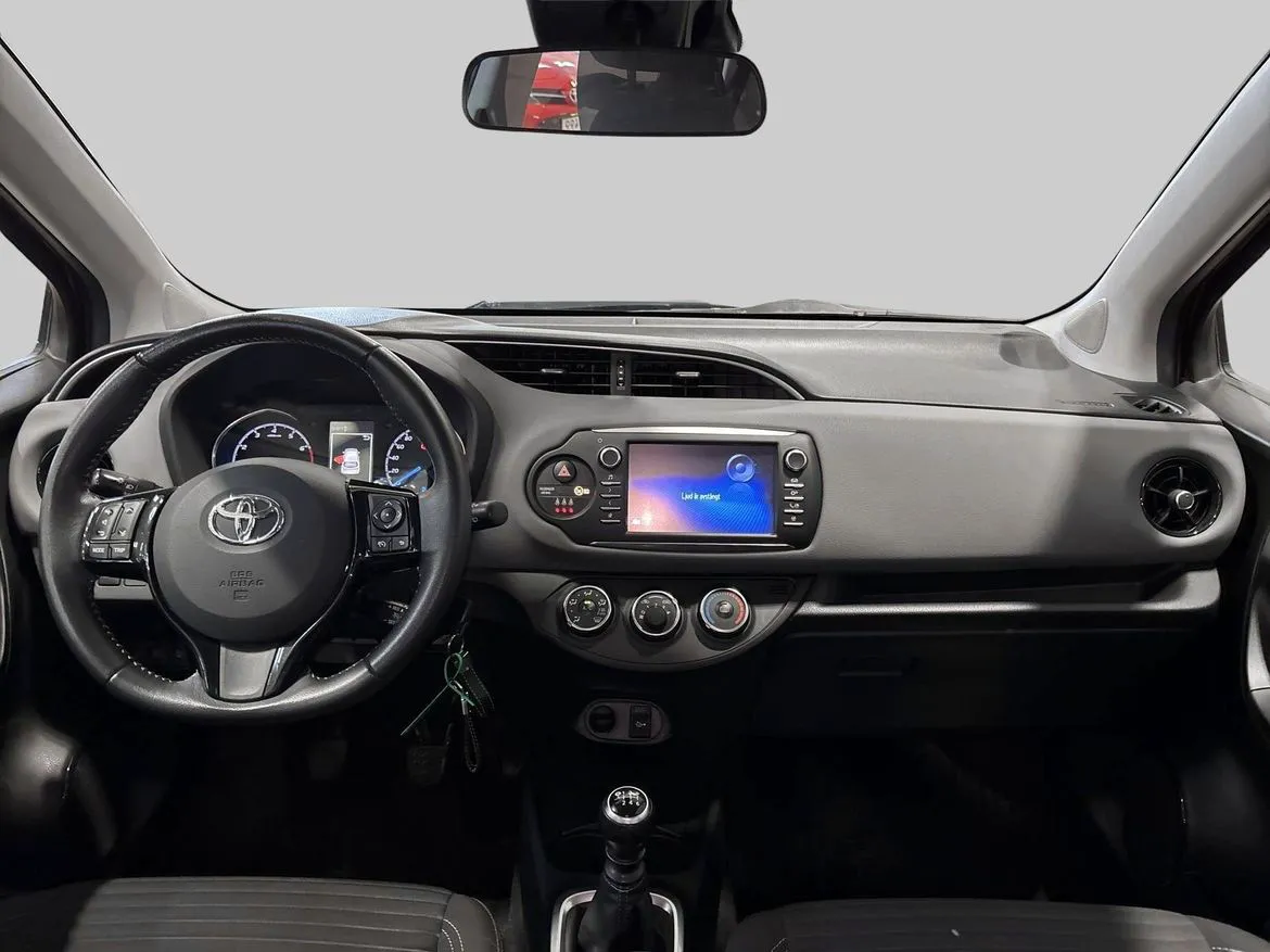Vehicle image 11