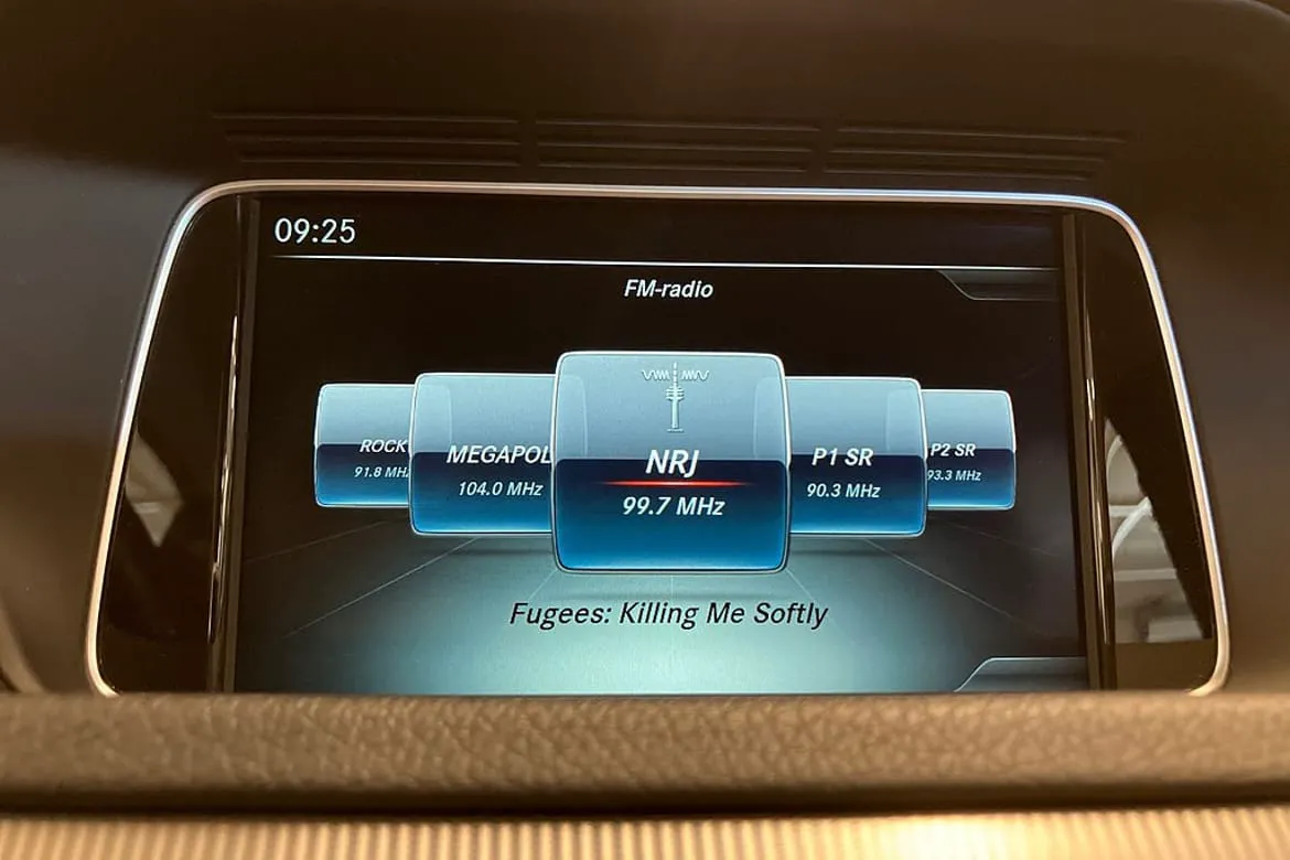 Vehicle image 18
