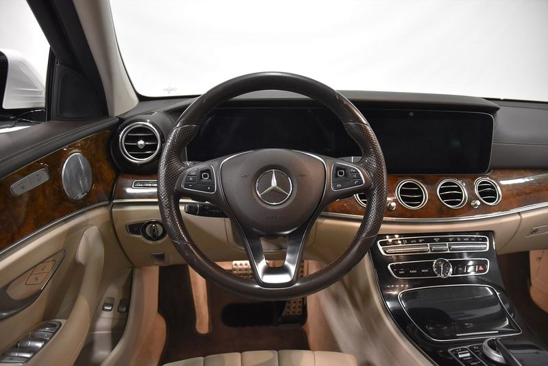 Mercedes E220 bild 2