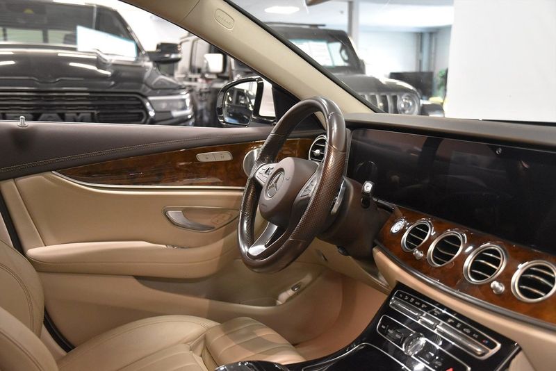 Mercedes E220 bild 8