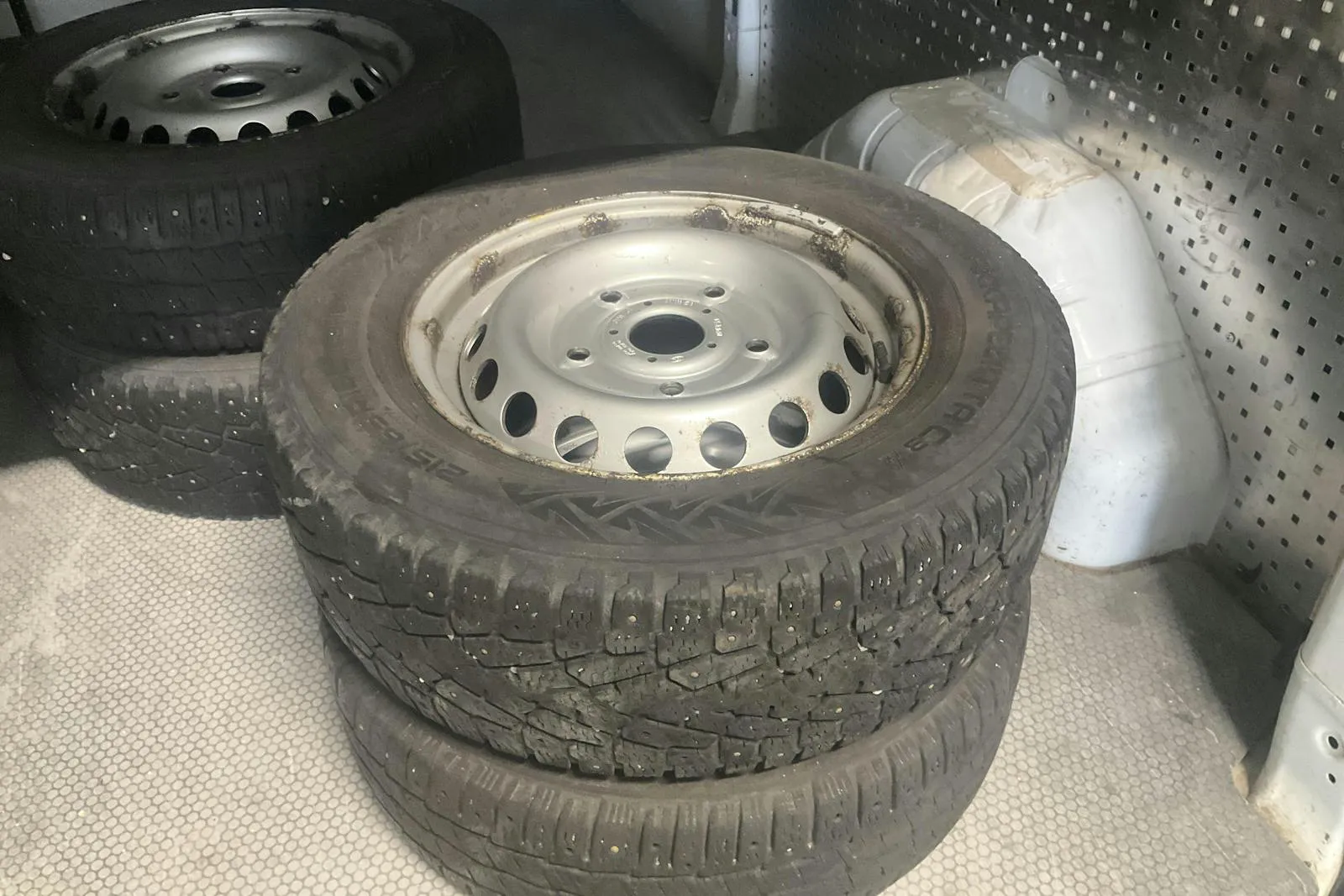 Vehicle image 11