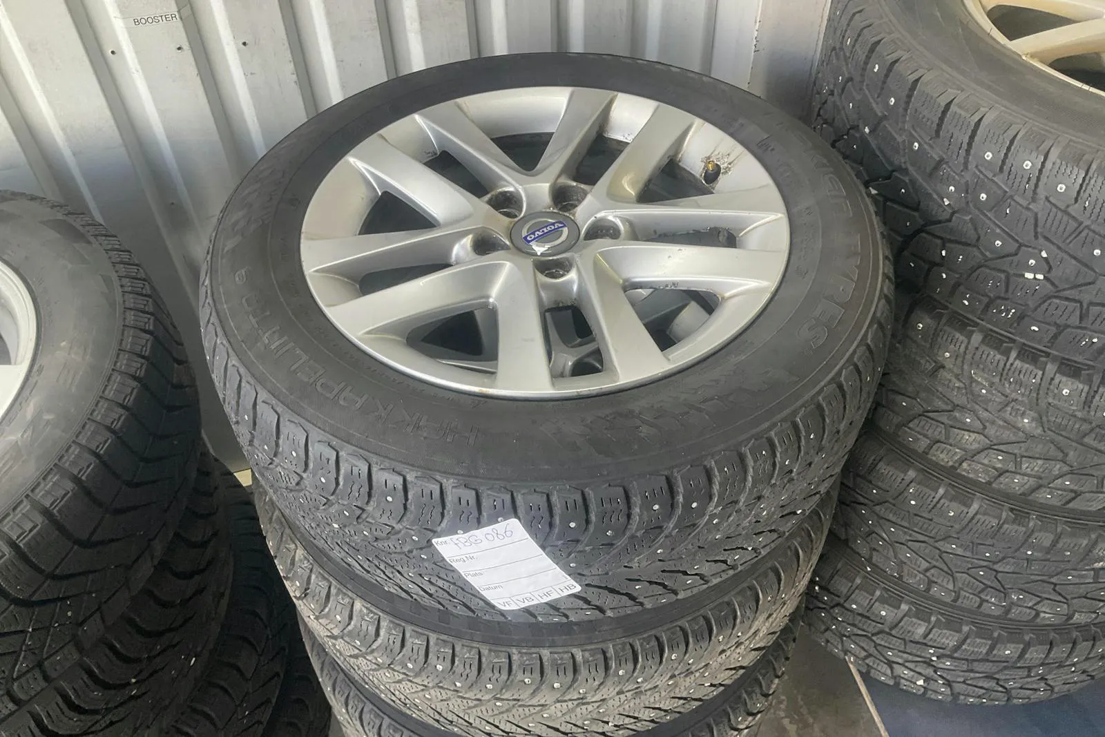 Vehicle image 13