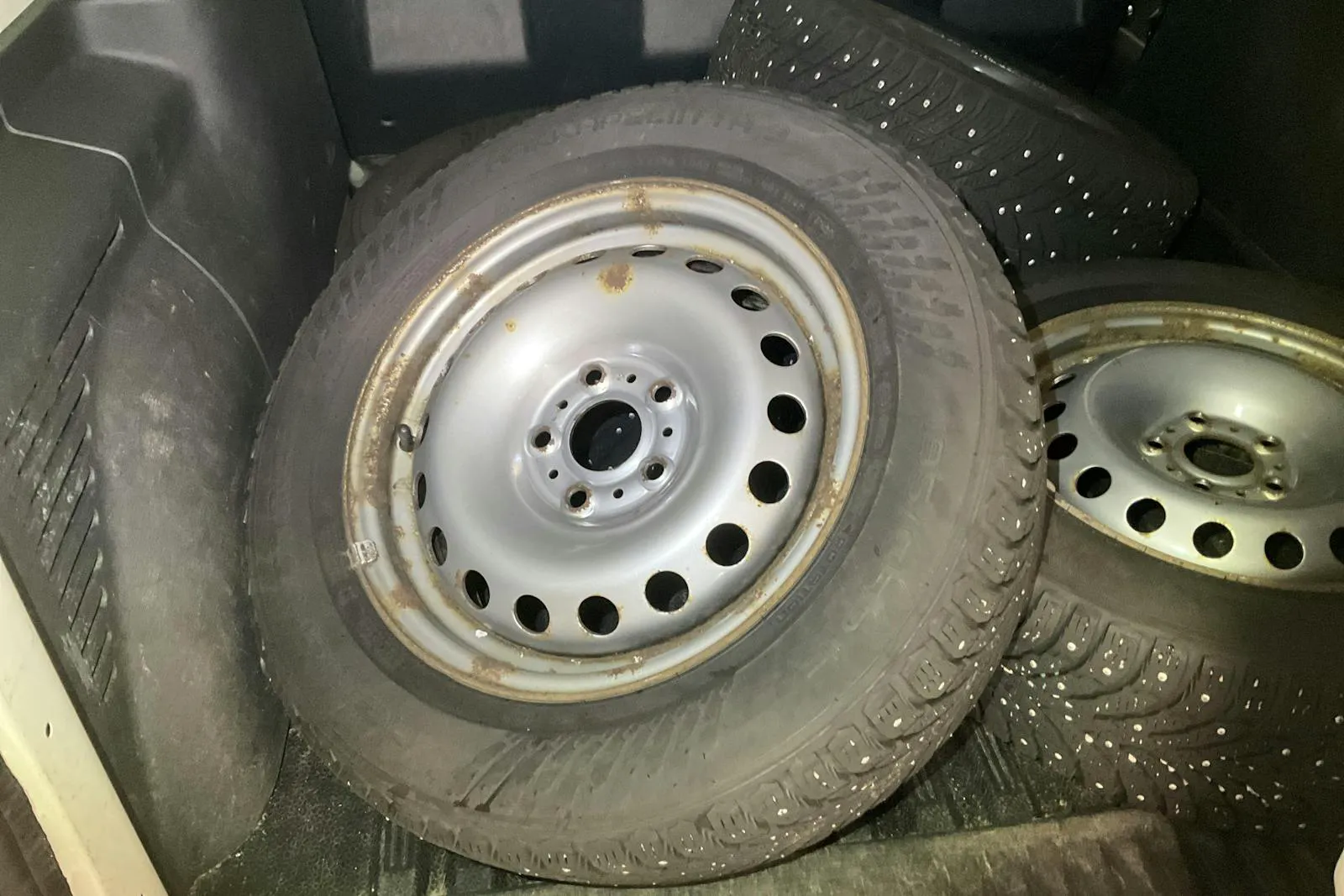 Vehicle image 11