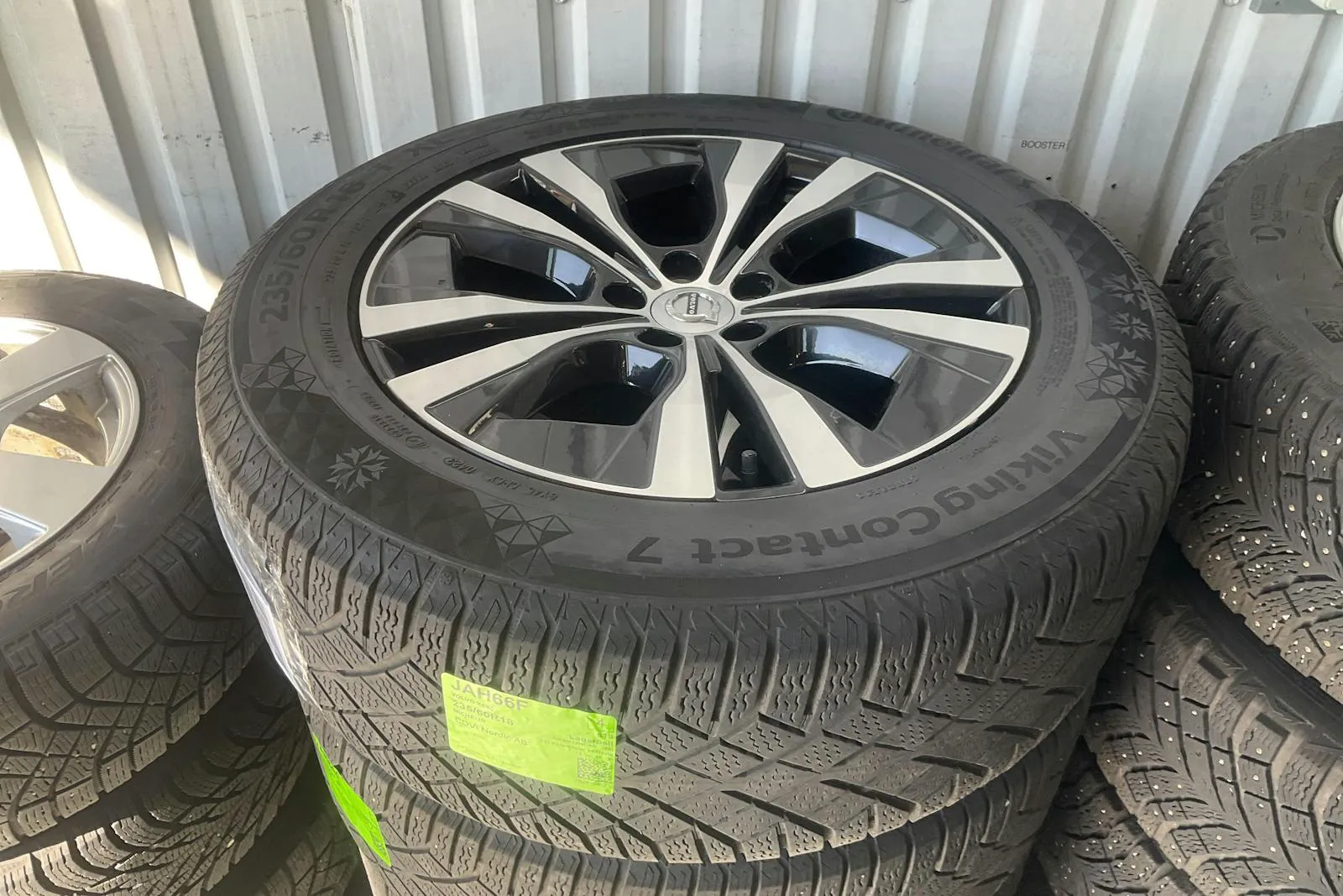 Vehicle image 14