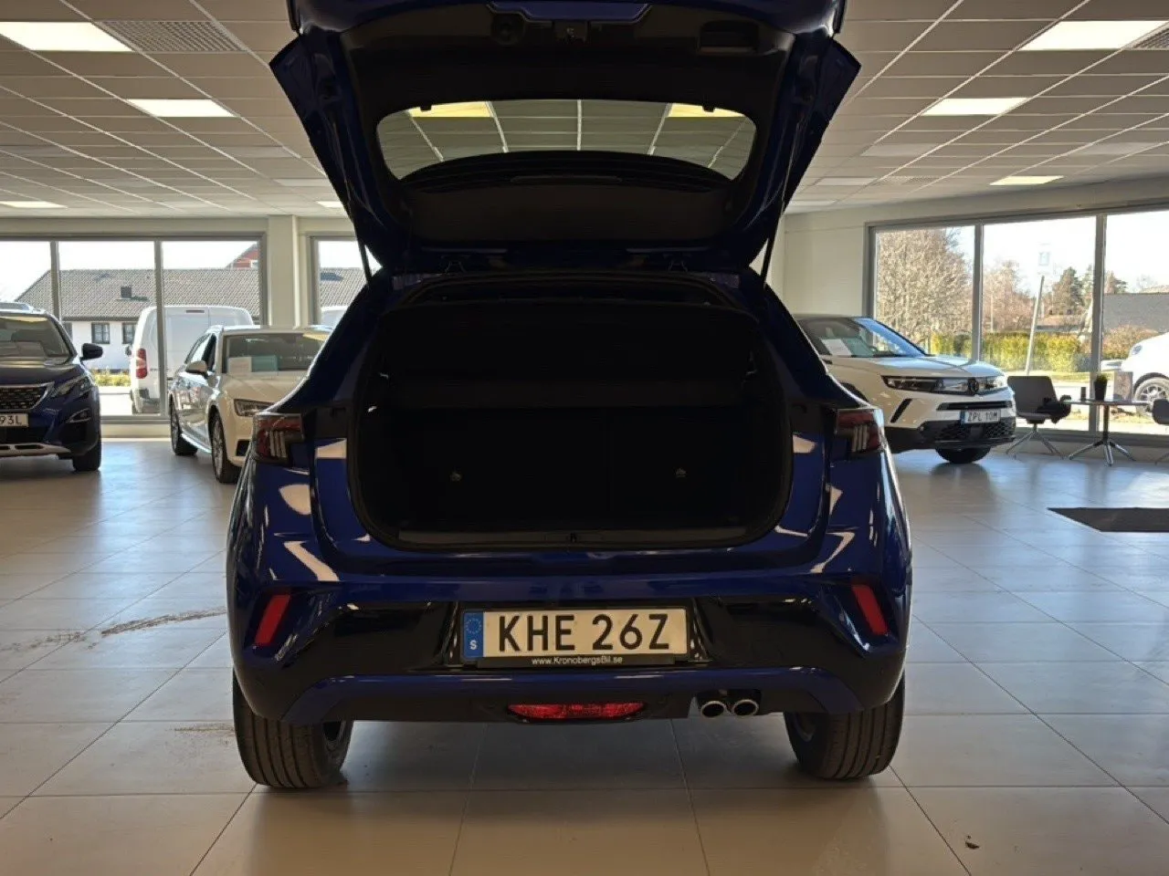Vehicle image 17