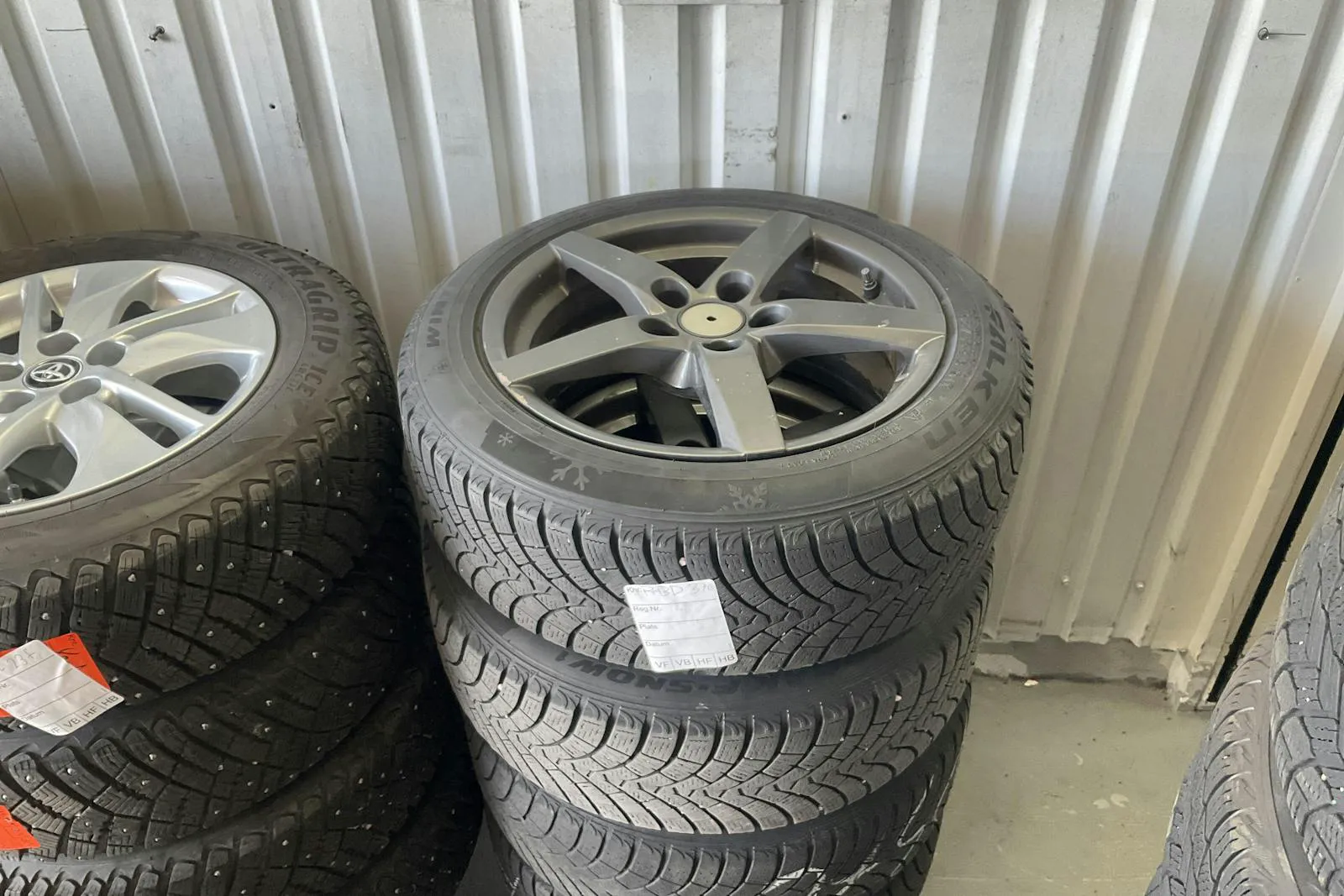 Vehicle image 11