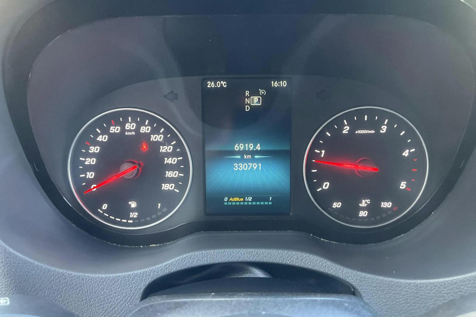 Vehicle image 10