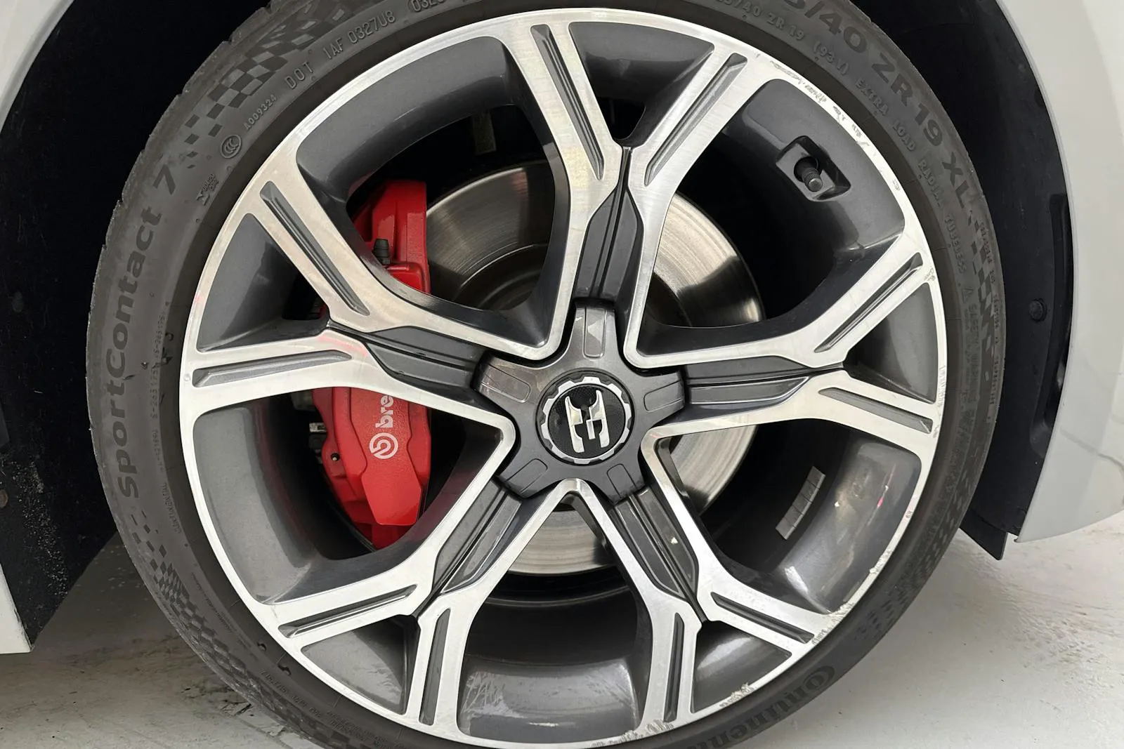 Vehicle image 14
