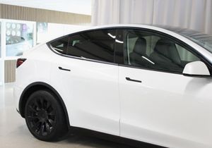 Tesla Model Y bild 9