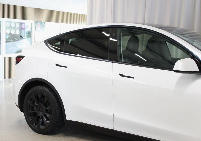 Tesla Model Y bild 9