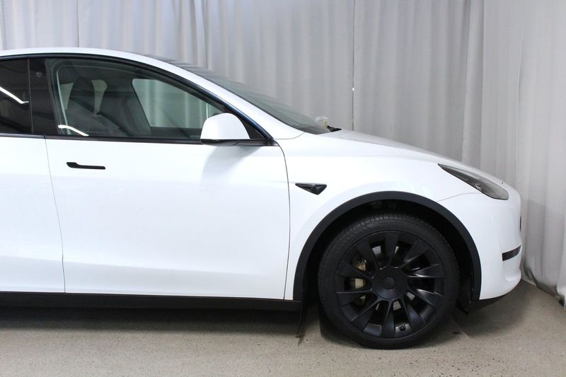 Tesla Model Y bild 3