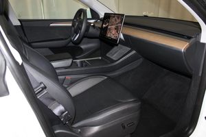 Tesla Model Y bild 15