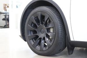 Tesla Model Y bild 13