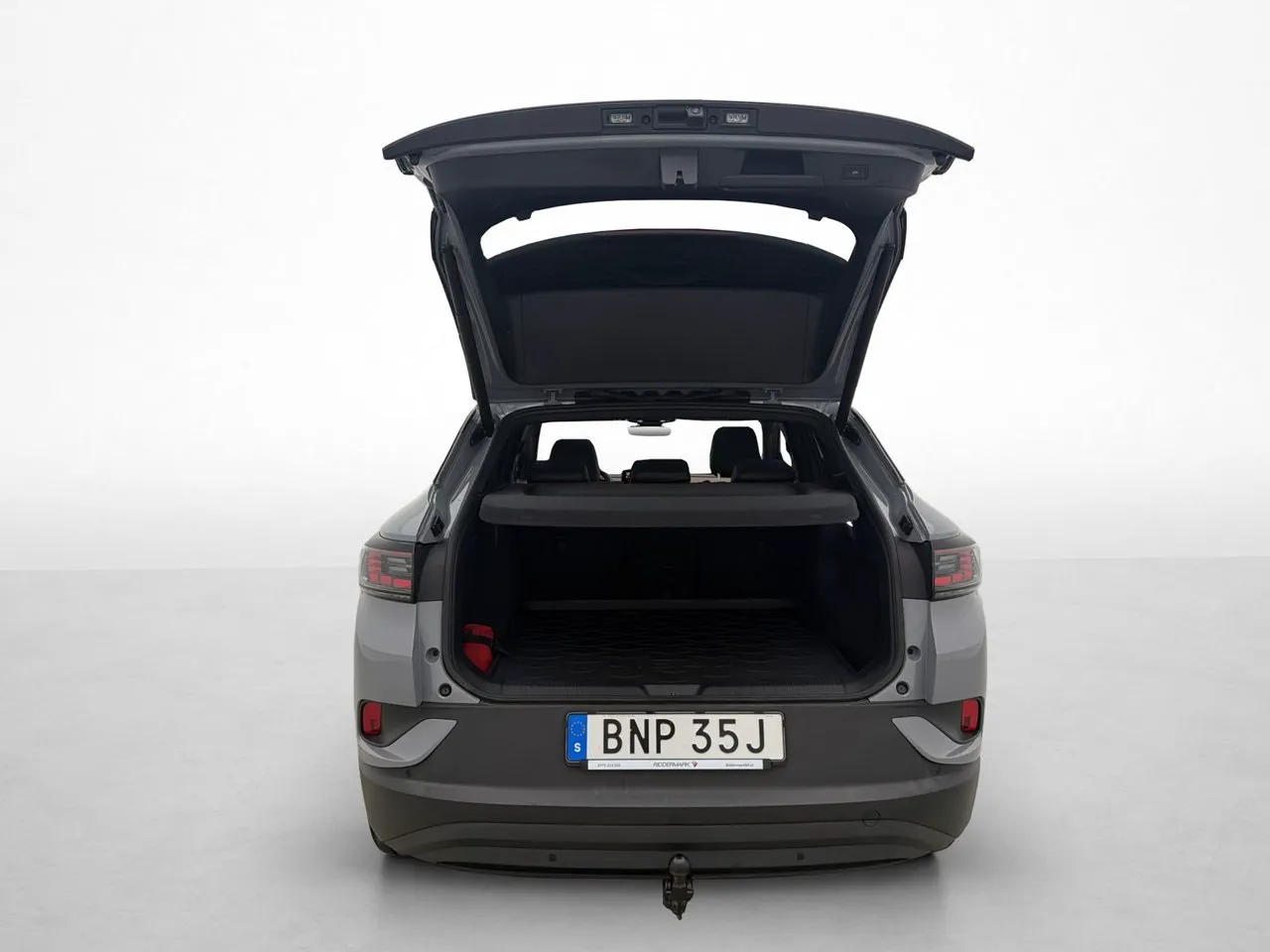 Vehicle image 32