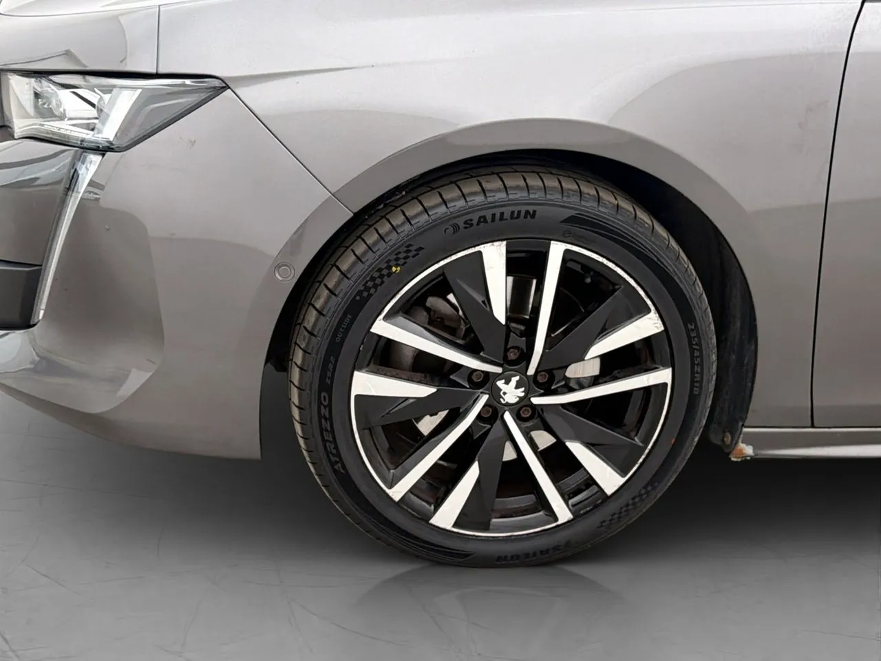 Vehicle image 30