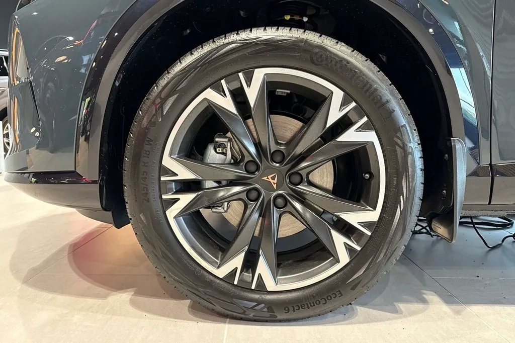 Vehicle image 20