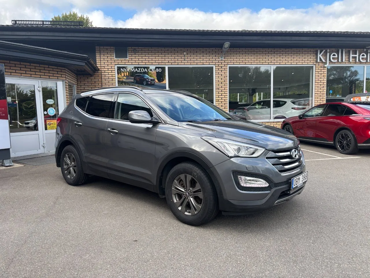 Vehicle image 6