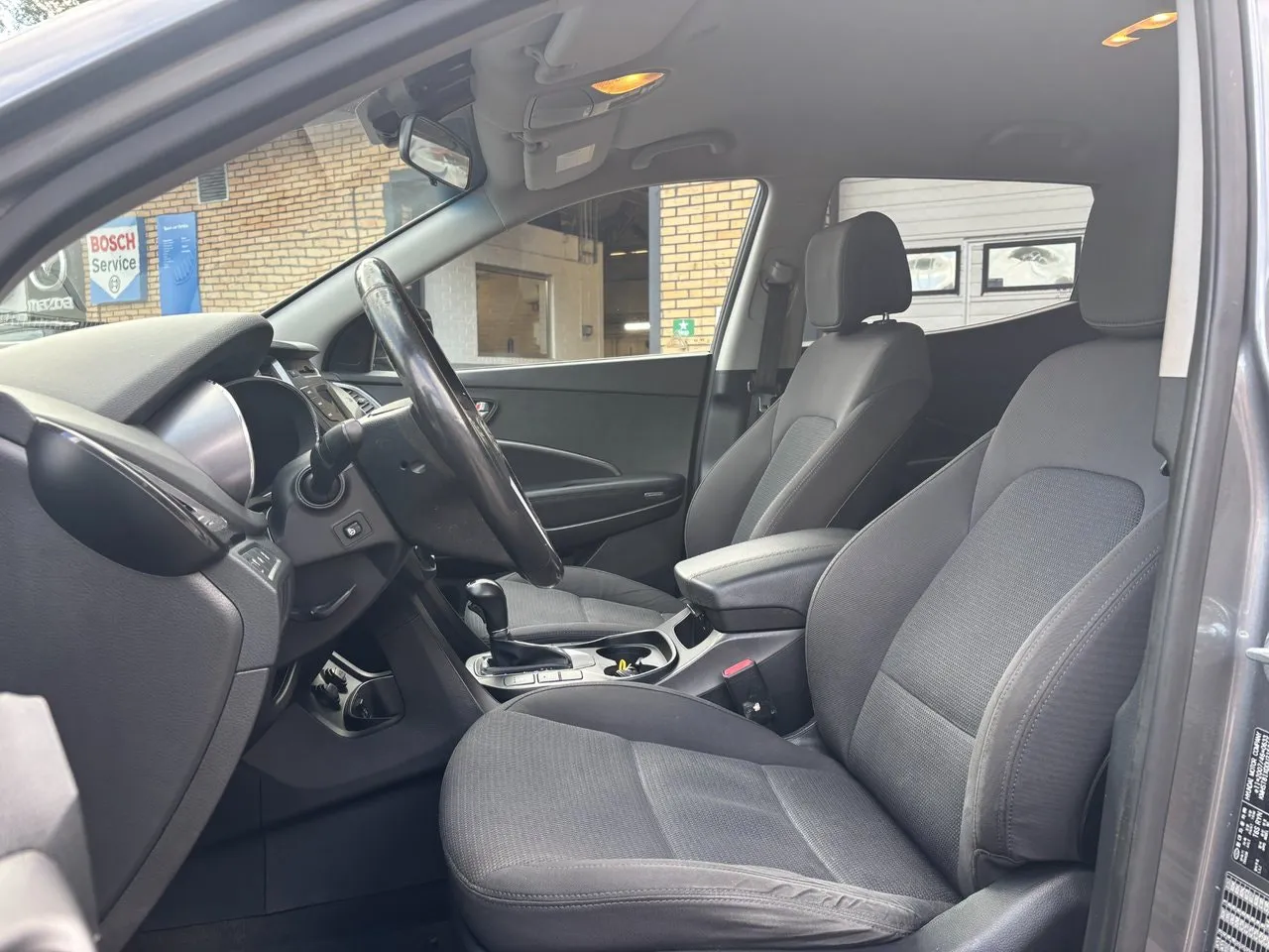 Vehicle image 10