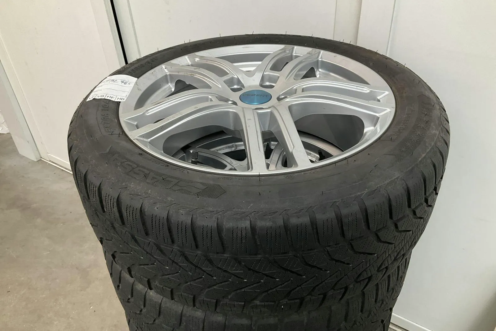 Vehicle image 15