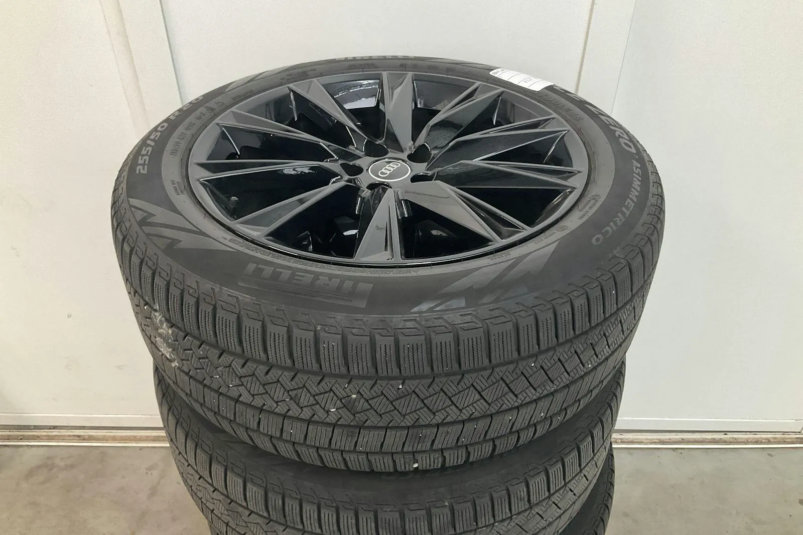 Vehicle image 16