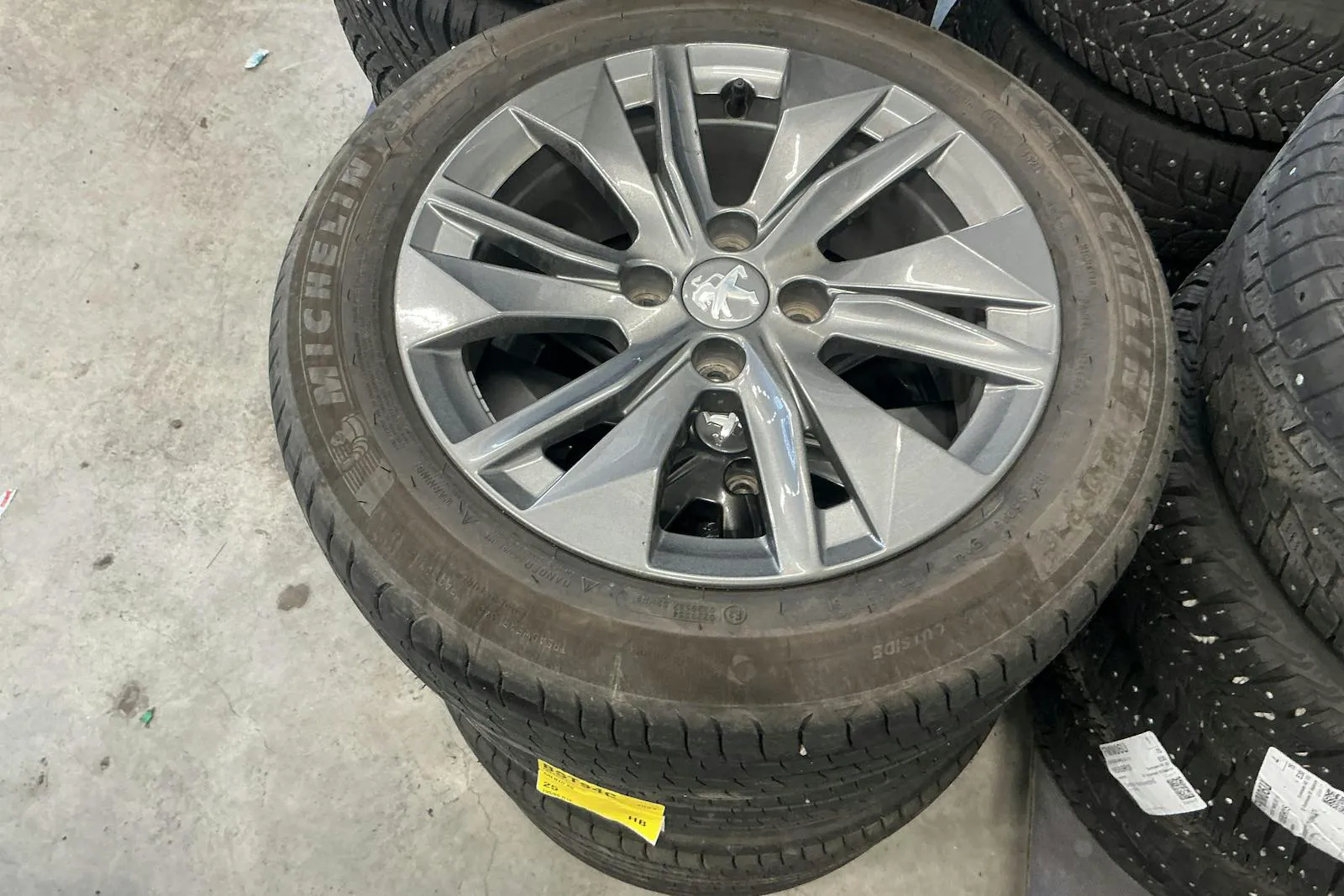 Vehicle image 13