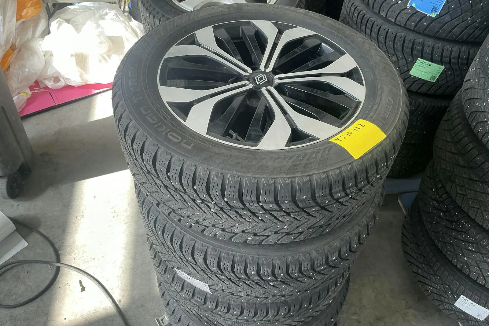 Vehicle image 12