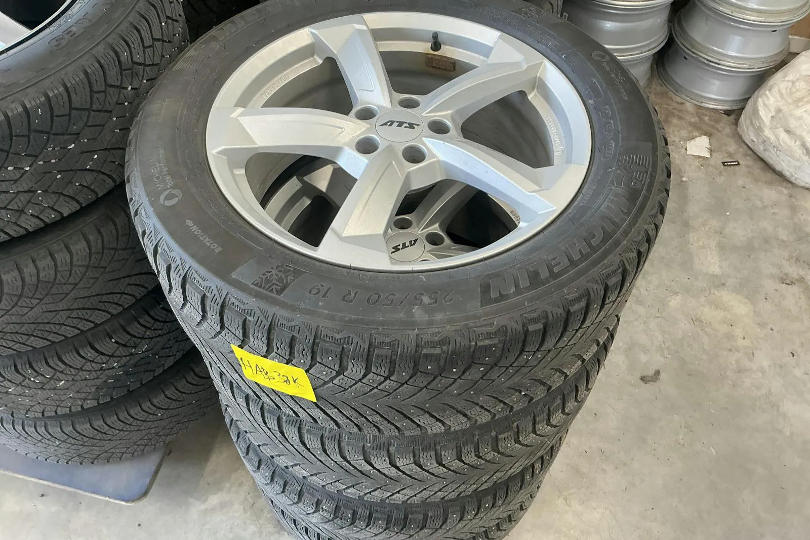 Vehicle image 17