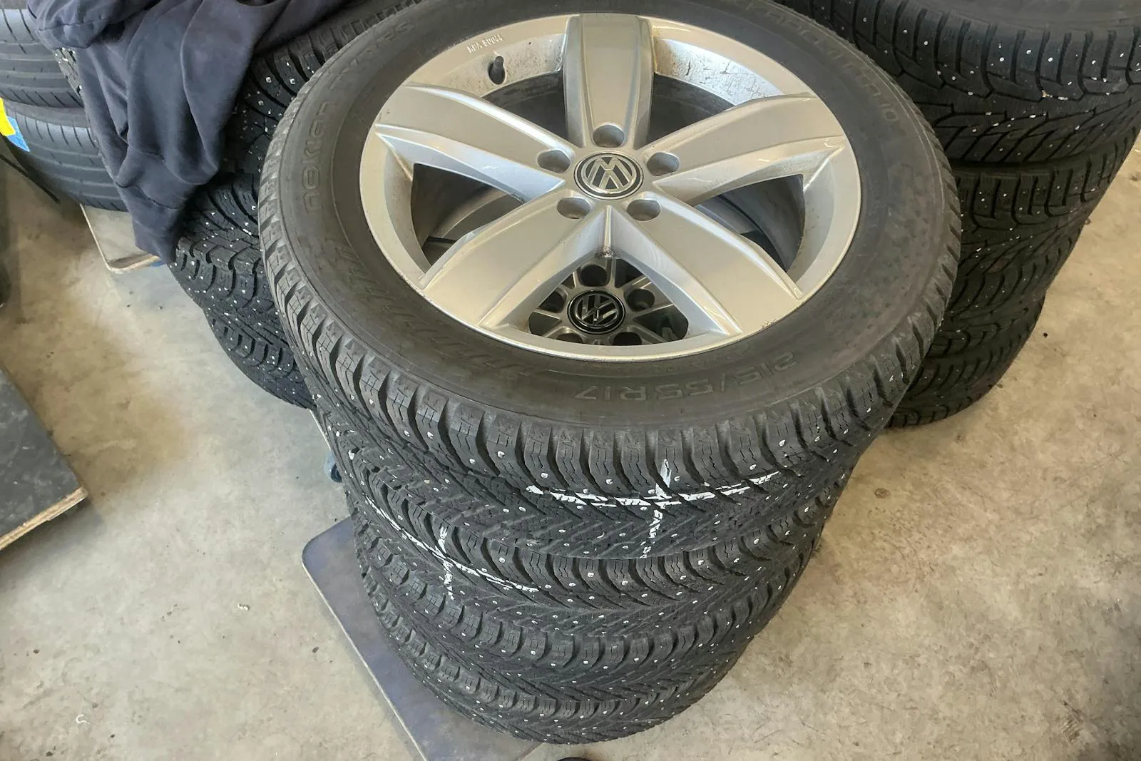 Vehicle image 13