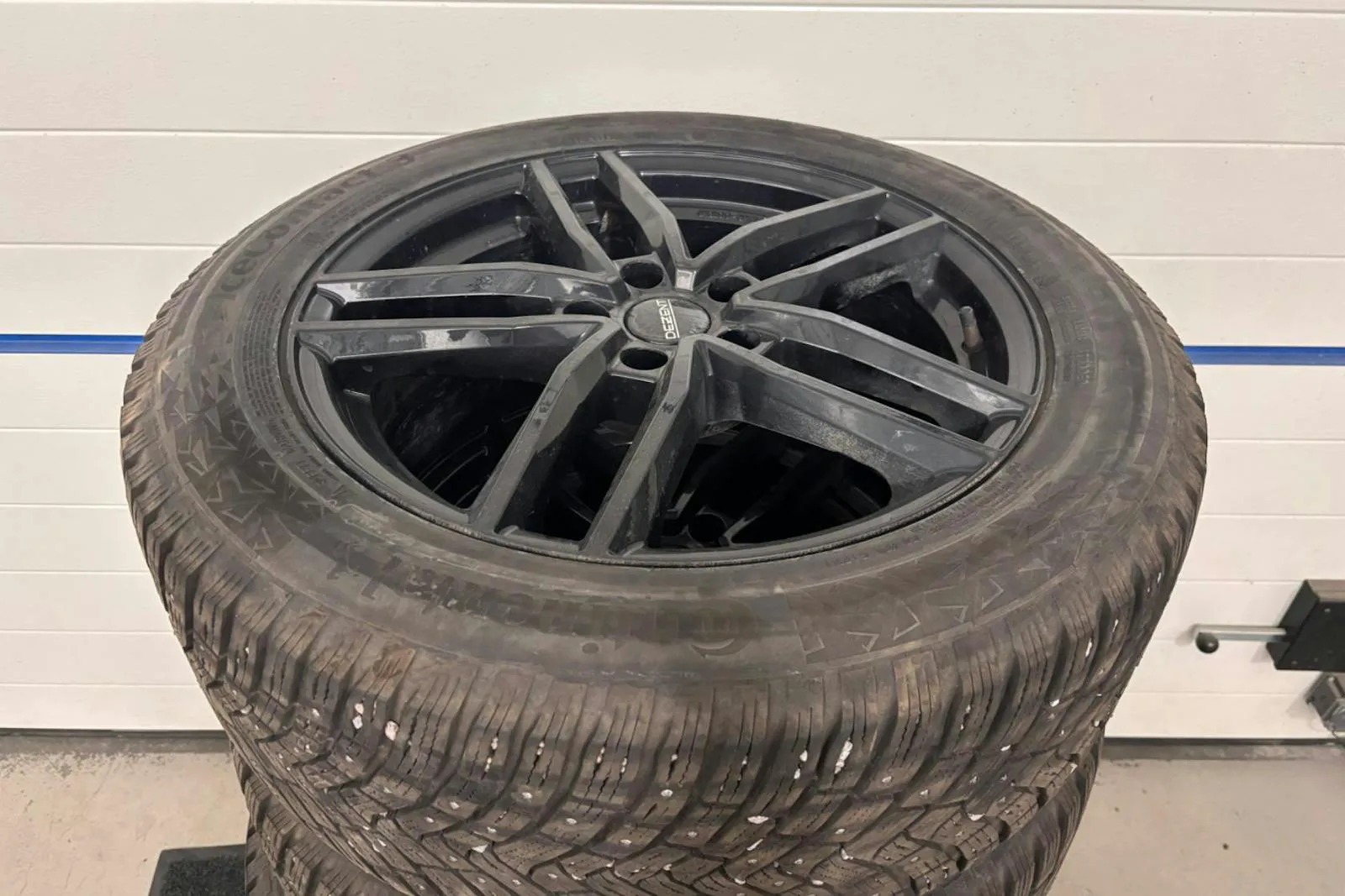 Vehicle image 19
