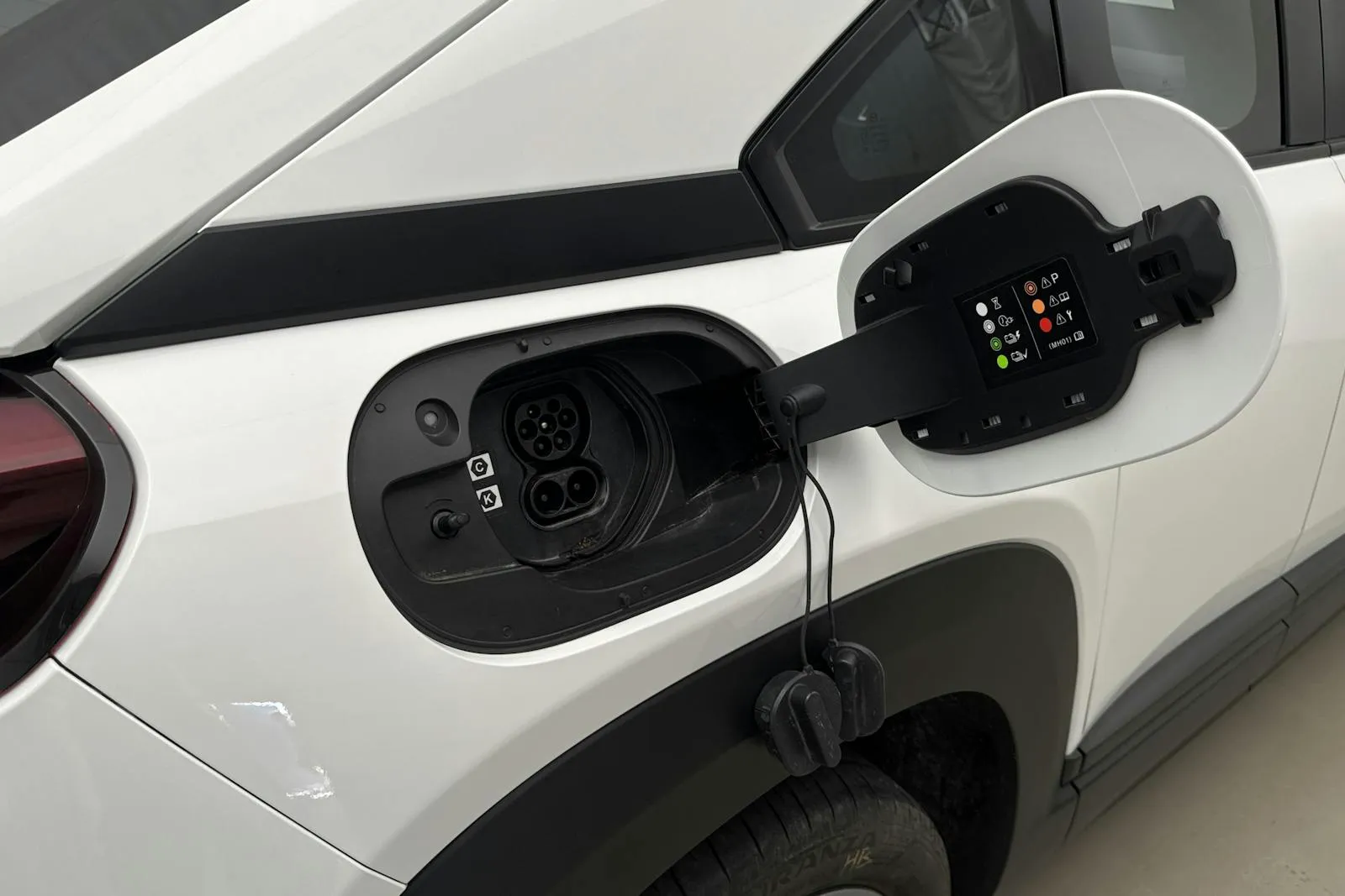 Vehicle image 14