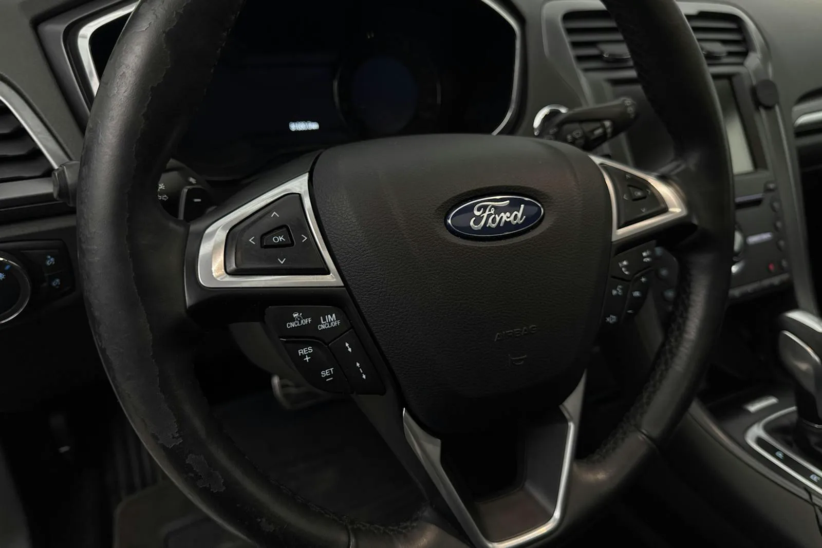 Vehicle image 14