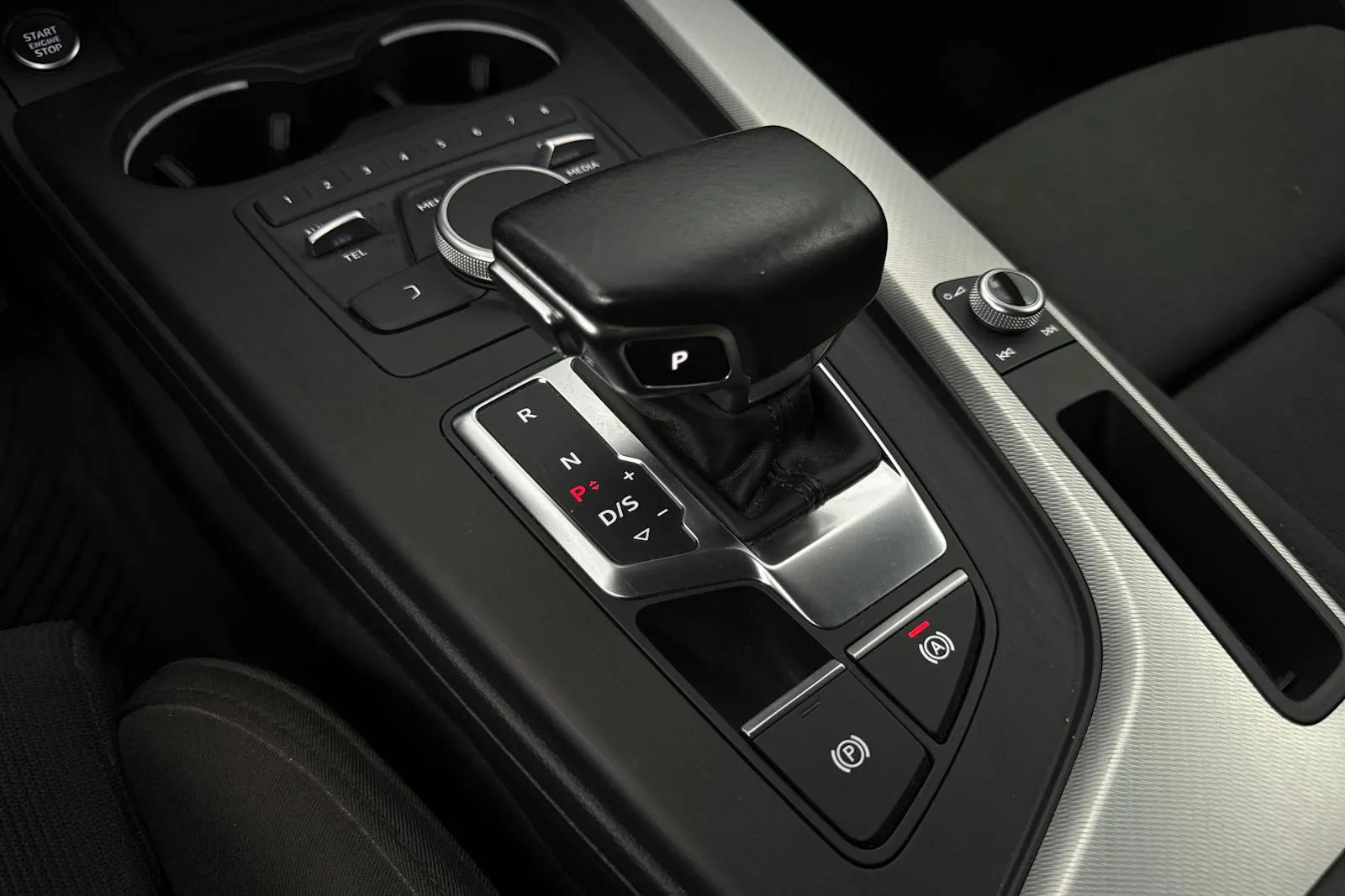 Vehicle image 14