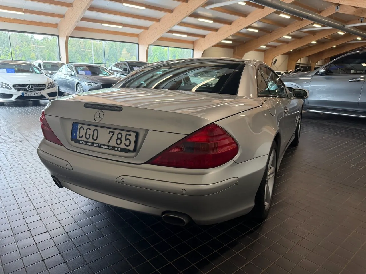 Vehicle image 5