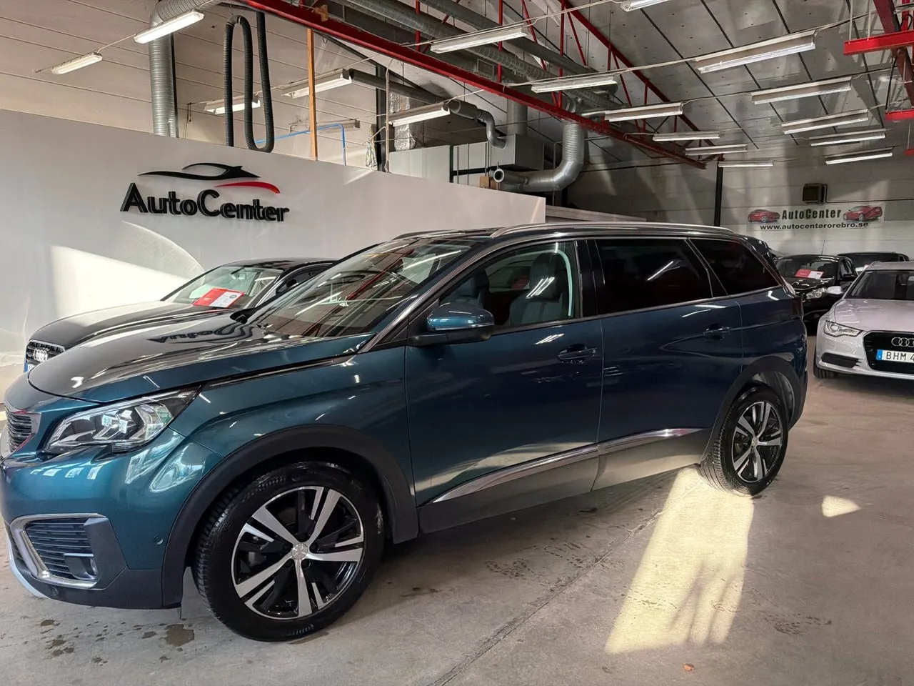 Vehicle image 3