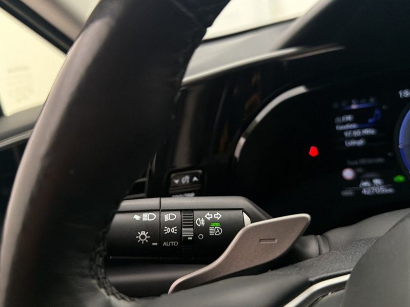 Lexus NX bild 25