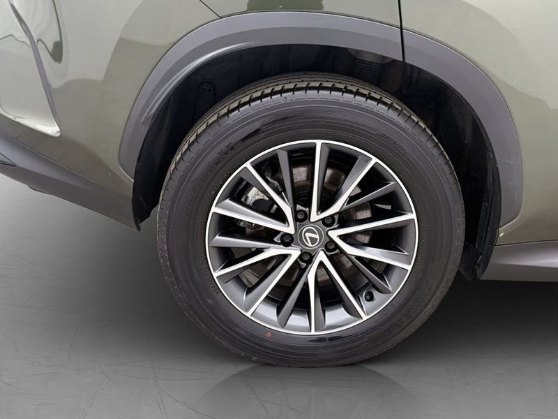 Lexus NX bild 29