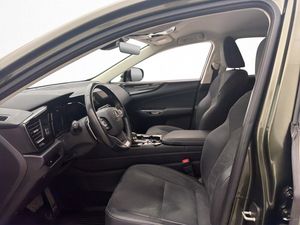 Lexus NX bild 12
