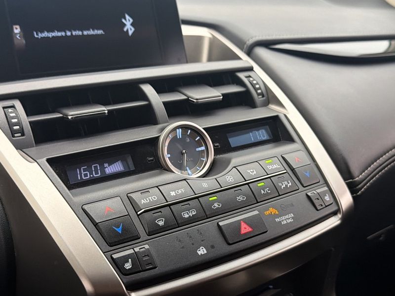 Lexus NX bild 22