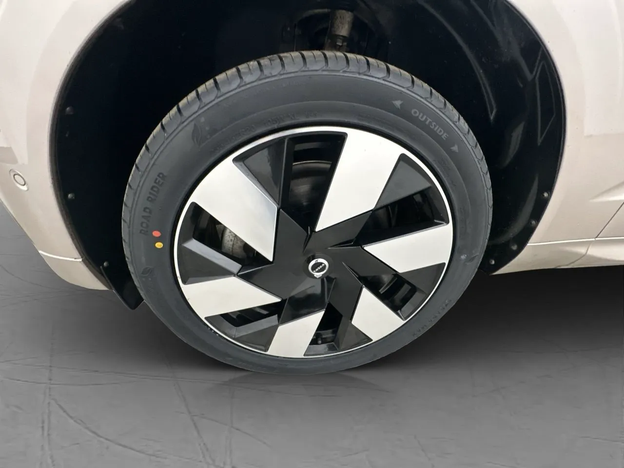 Vehicle image 36