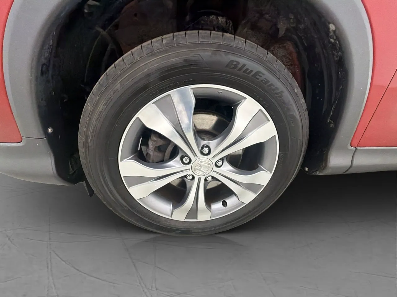 Vehicle image 28